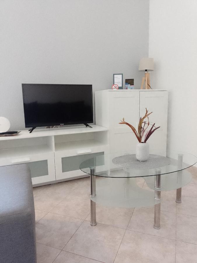 Martina 2 Apartment Basanija Luaran gambar